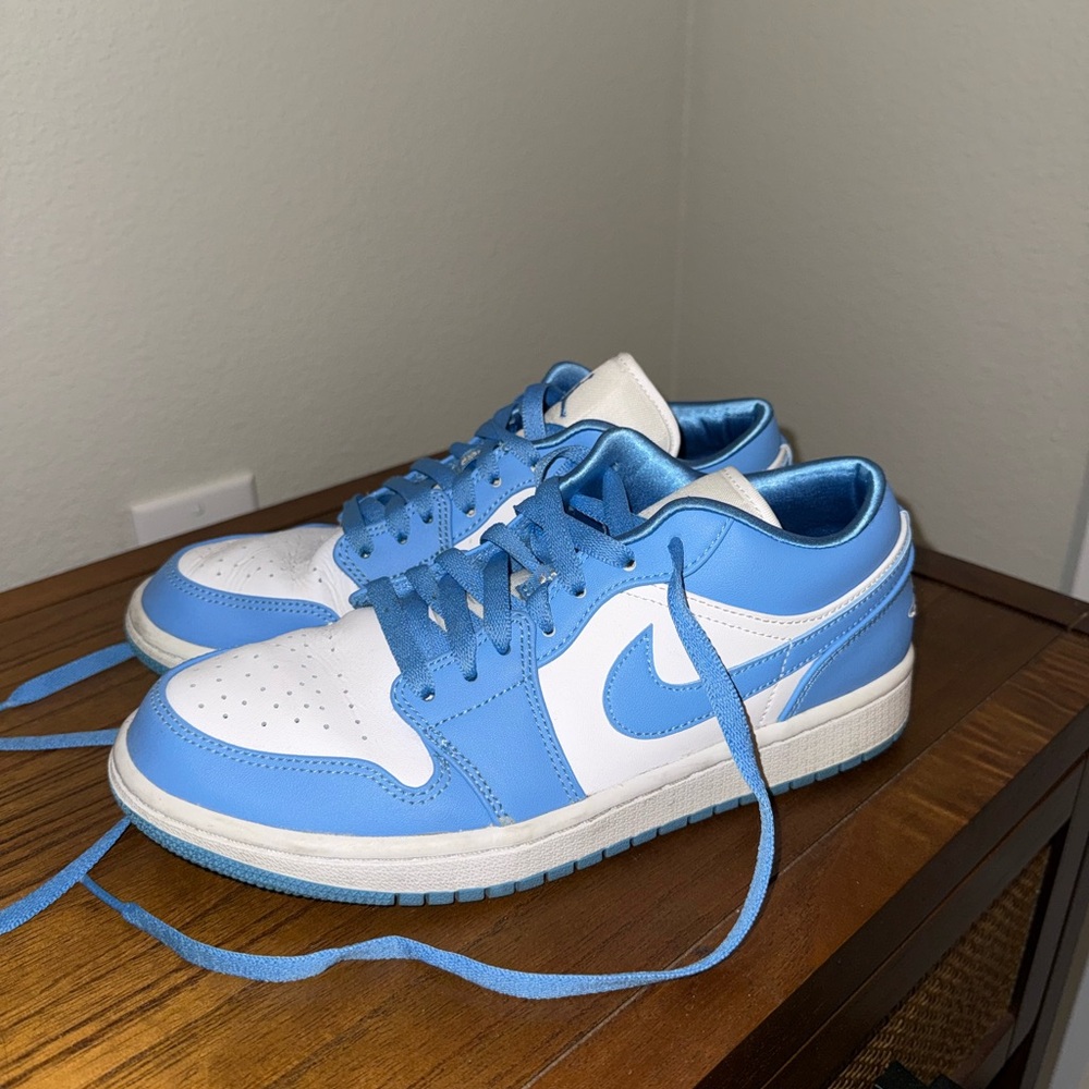Air Jordan 1 low UNC